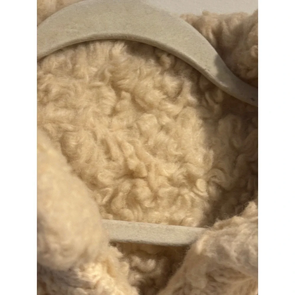 AQUA Reversible Cable Knit & Faux Fur‎ Vest - Cream XS